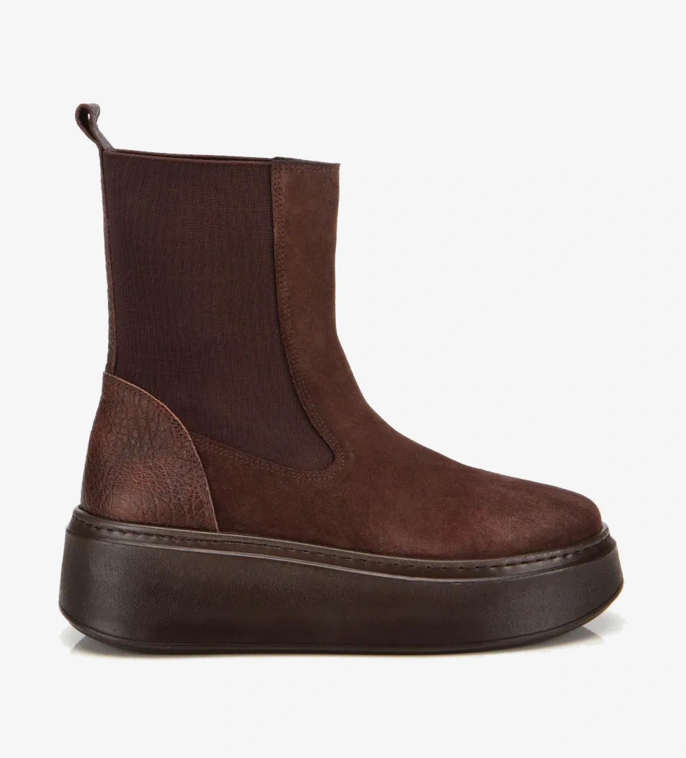 Kadın Süet Deri Kahverengi Lastik Detaylı Kalın Tabanlı Düz Bot - Görsel 1