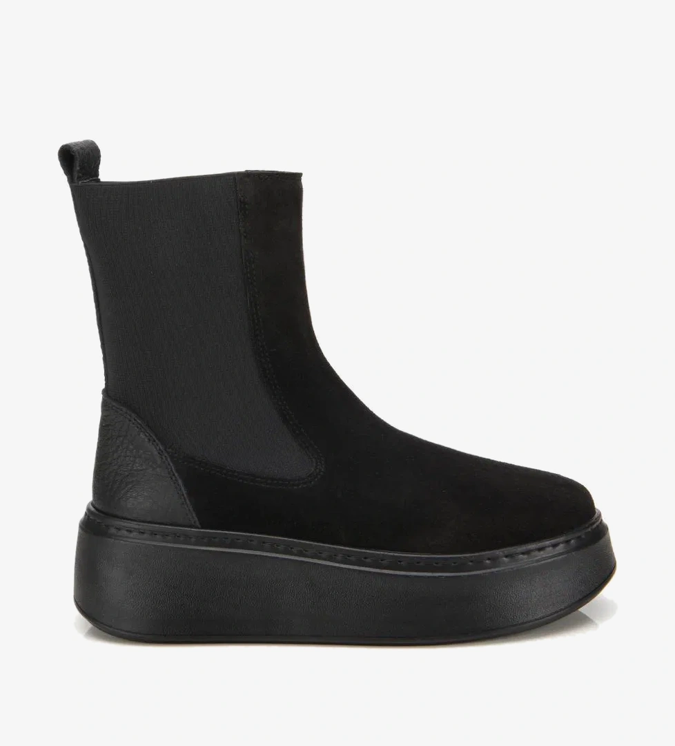 Kadın Süet Deri Siyah Lastik Detaylı Kalın Tabanlı Düz Bot