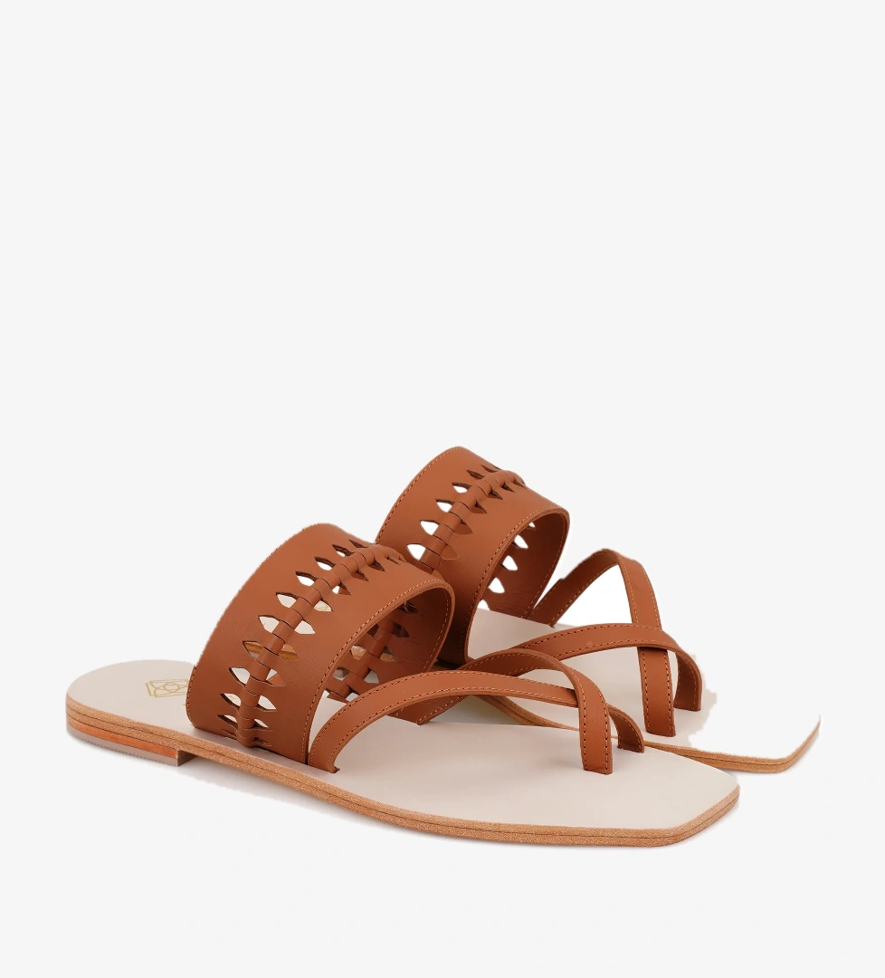 Desa Desa Kahverengi Kadın Kahve Parmak Arası Deri Terlik FashFed'de! Kahverengi - 1. görsel