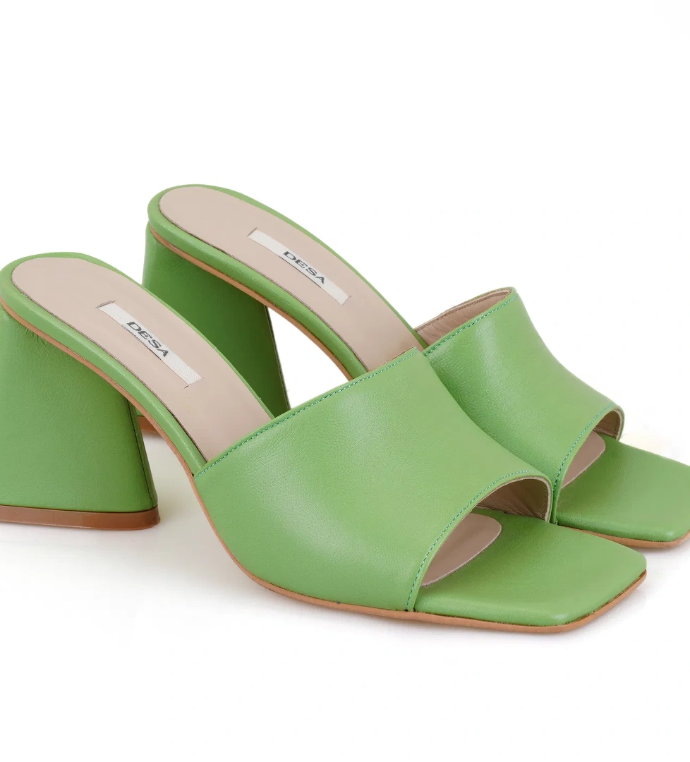 Desa Kadın Yeşil Kalın Topuklu Deri Terlik model görseli
