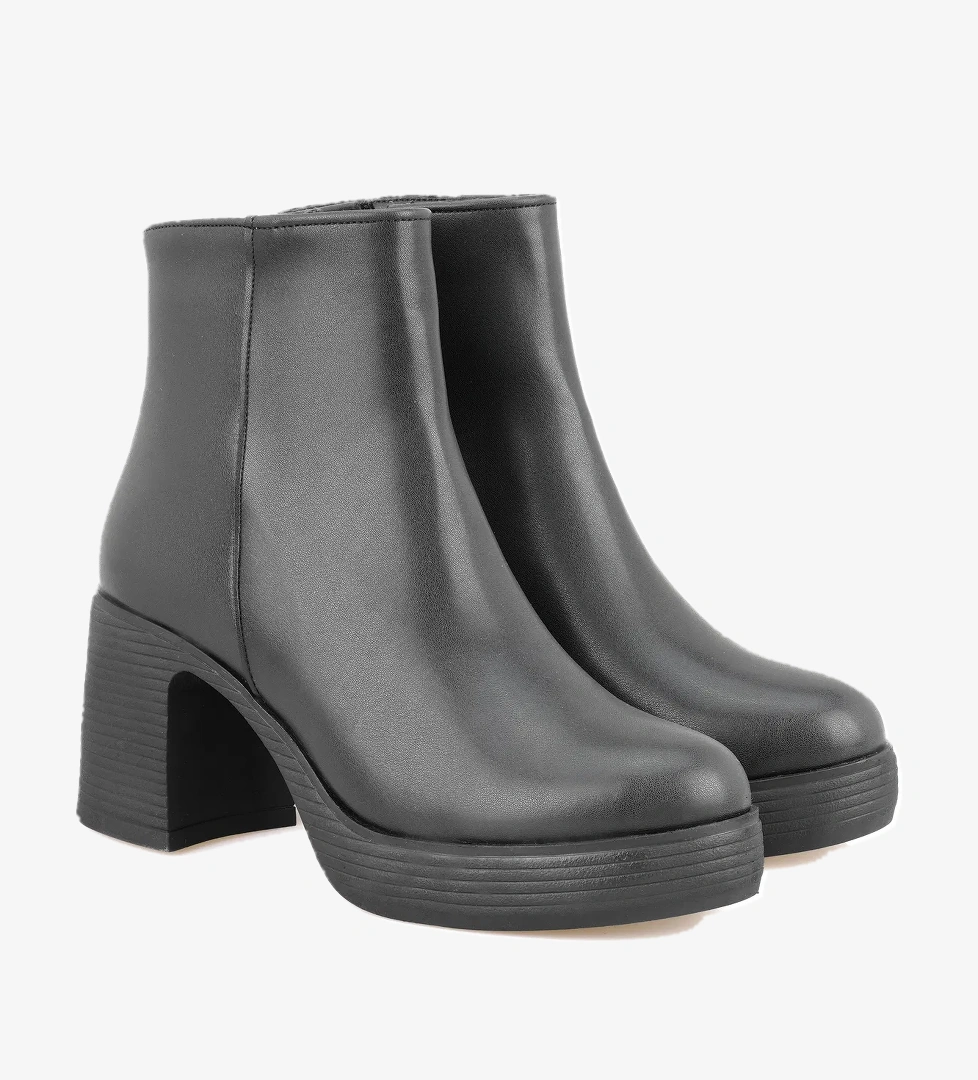 Desa Kadın Siyah Topuklu Bot model görseli