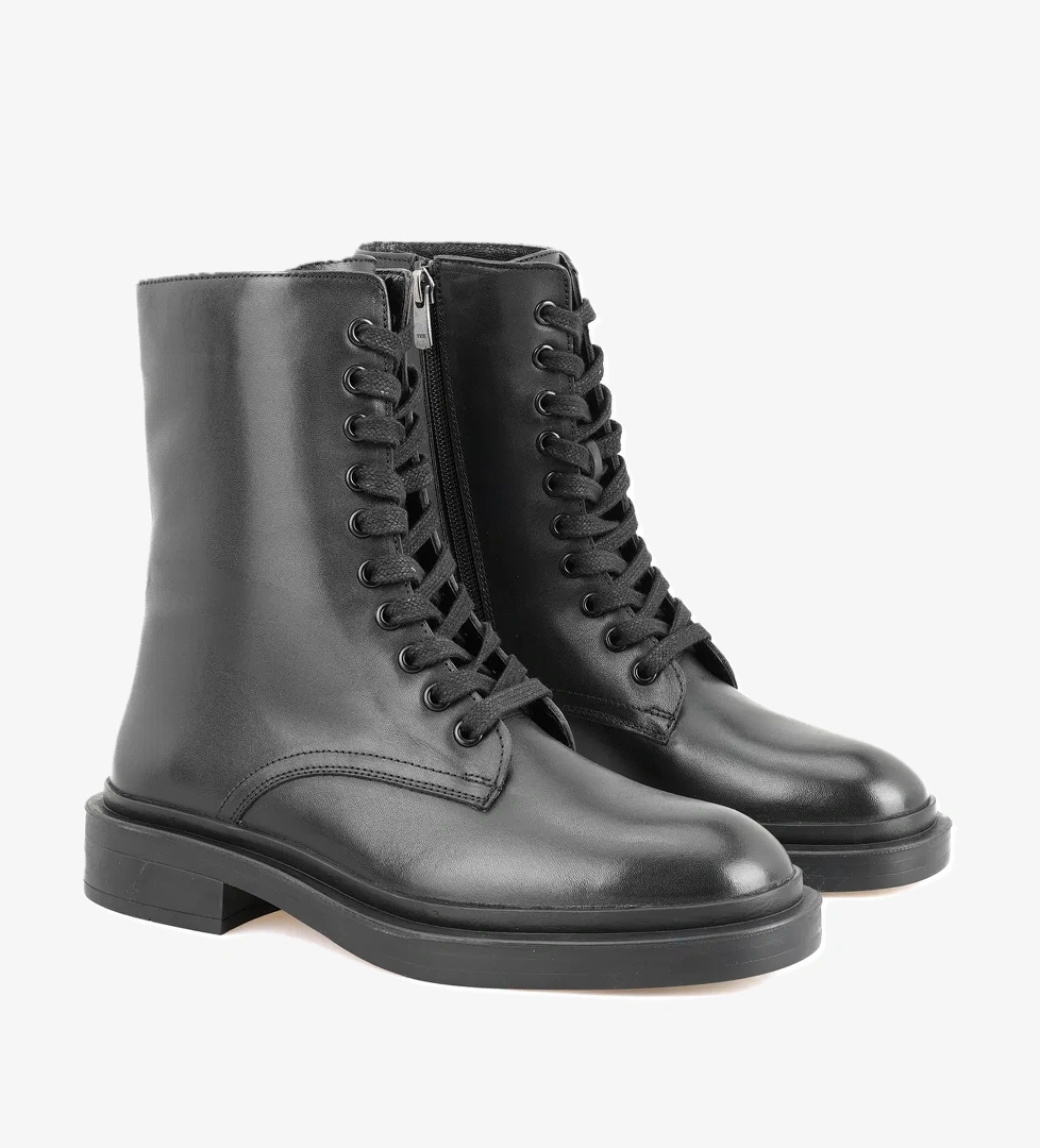 Desa Juan Siyah Kadın Fermuarlı Deri Bot model görseli