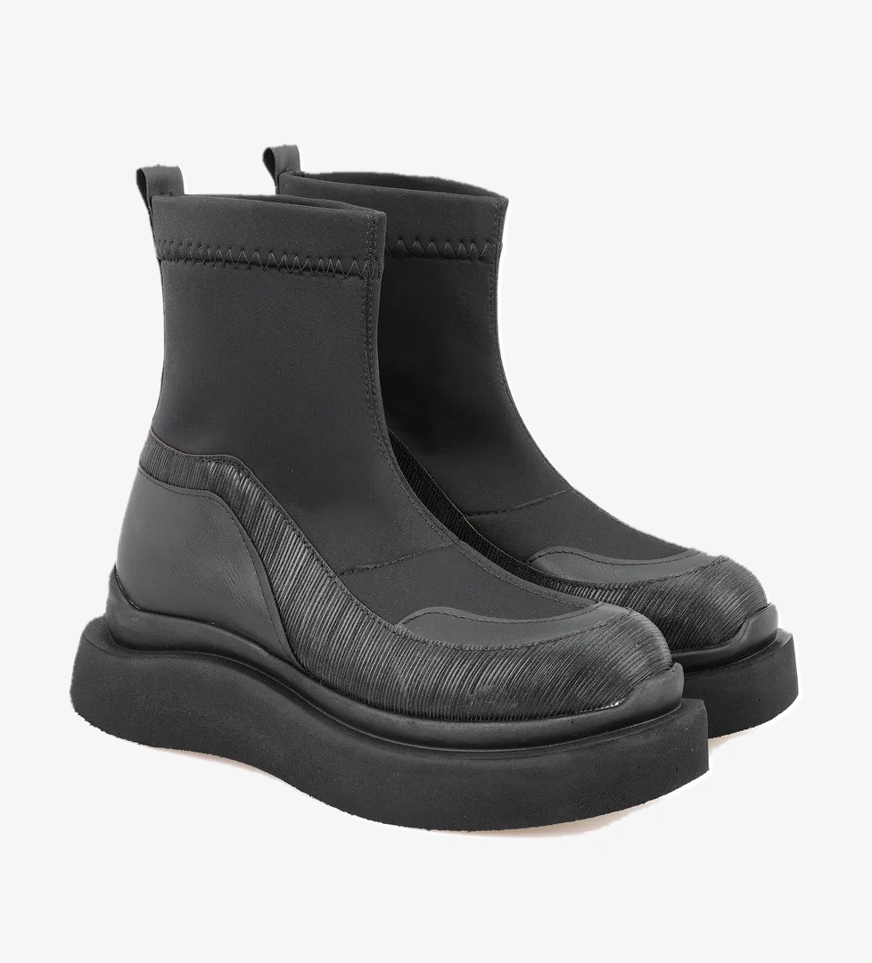 Desa Kadın Siyah Bot model görseli