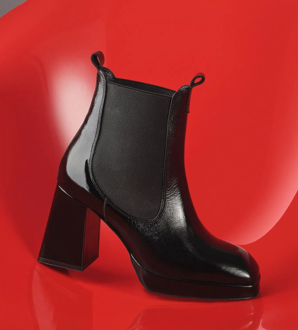 Desa Rosemary Siyah Kadın Lastikli Topuklu Deri Bot model görseli