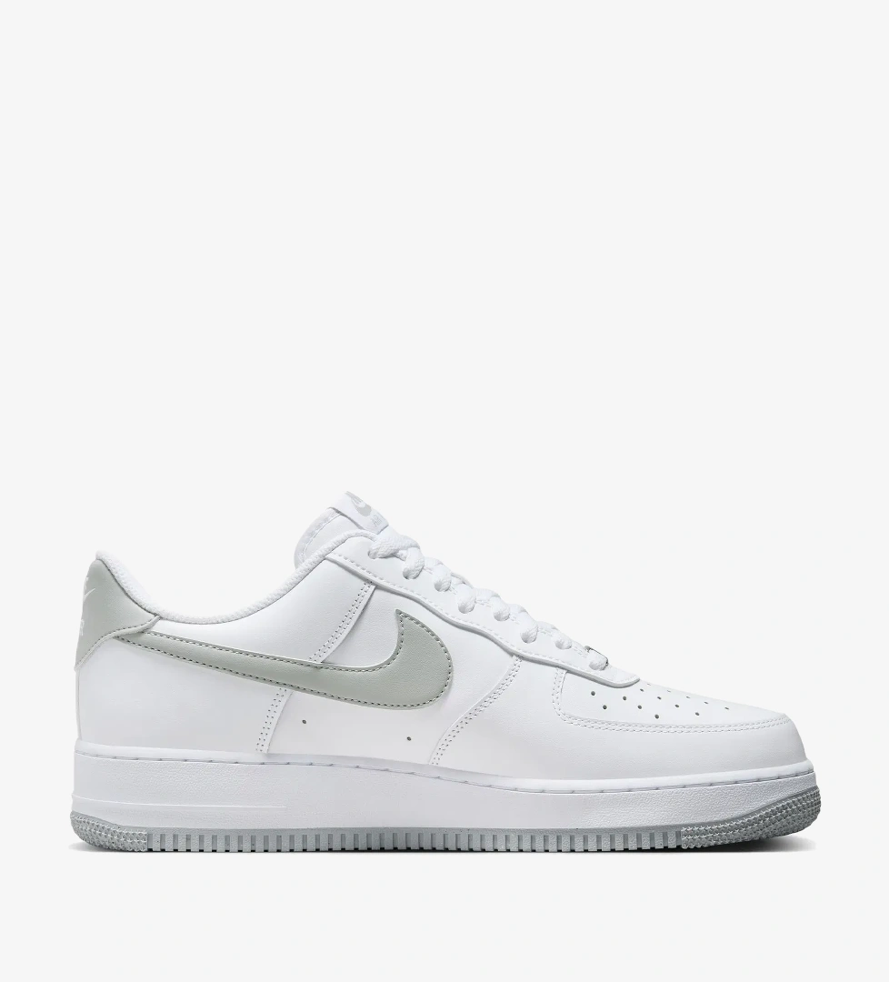 Nike Air Force 1 '07 Erkek Beyaz Spor Ayakkabı