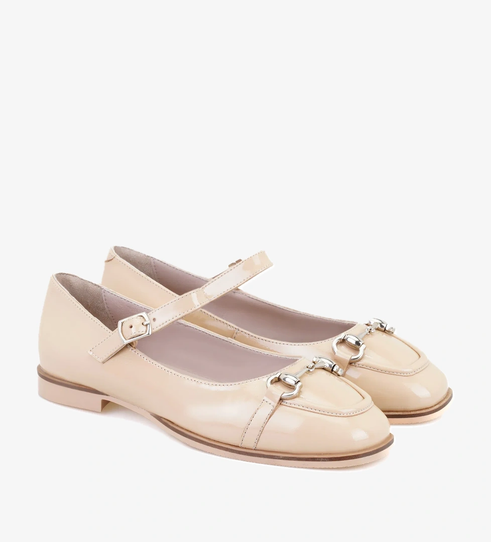 Desa Kadın Bej Zincir Detaylı Mary Jane Rugan Deri Babet model görseli