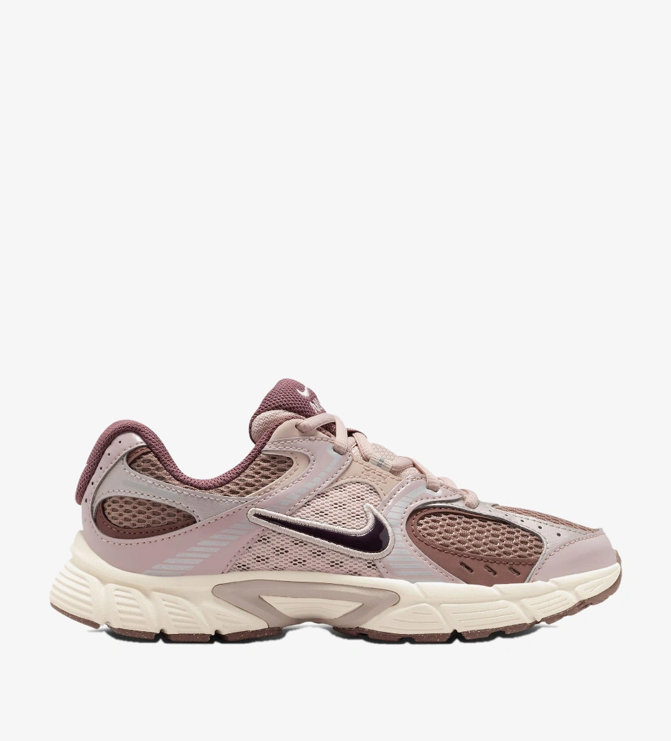 Nike Nike V5 RNR Bej Spor Ayakkabı FashFed'de! Bej - 1. görsel