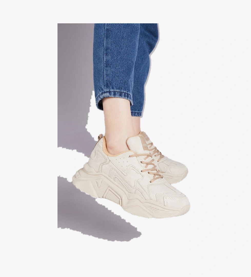 Kadın Bej Rahat Kalıp Yüksek Taban Bağcıklı Spor Ayakkabı