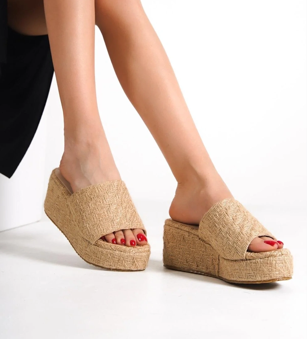 Modabuymuş Örgü Hasır Dolgu Topuklu Kadın Bej Terlik - Queen model görseli