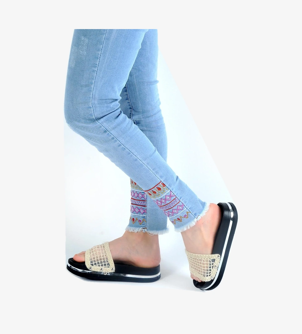 Poliva 1720 Nakışlı Günlük Kadın Terlik model görseli