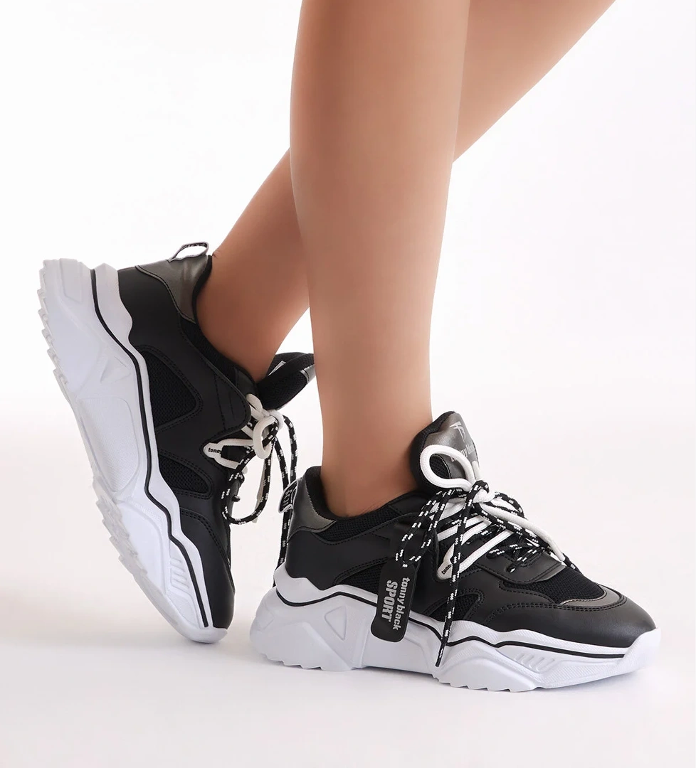 Kadın Siyah Rahat Kalıp Yüksek Taban Çift Bağcıklı Spor Ayakkabı