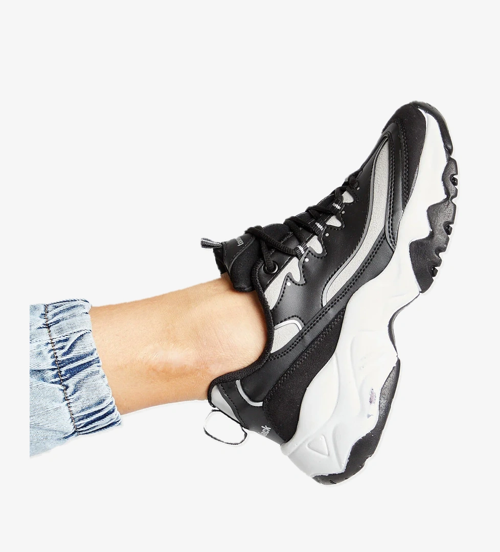 Kadın Siyah Beyaz Rahat Kalıp Yüksek Taban Bağcıklı Spor Ayakkabı