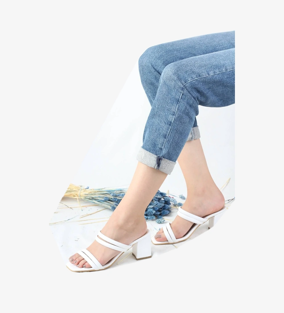 Beyaz İnce Çift Bantlı Topuklu Kadın Terlik - Benjo - Görsel 1