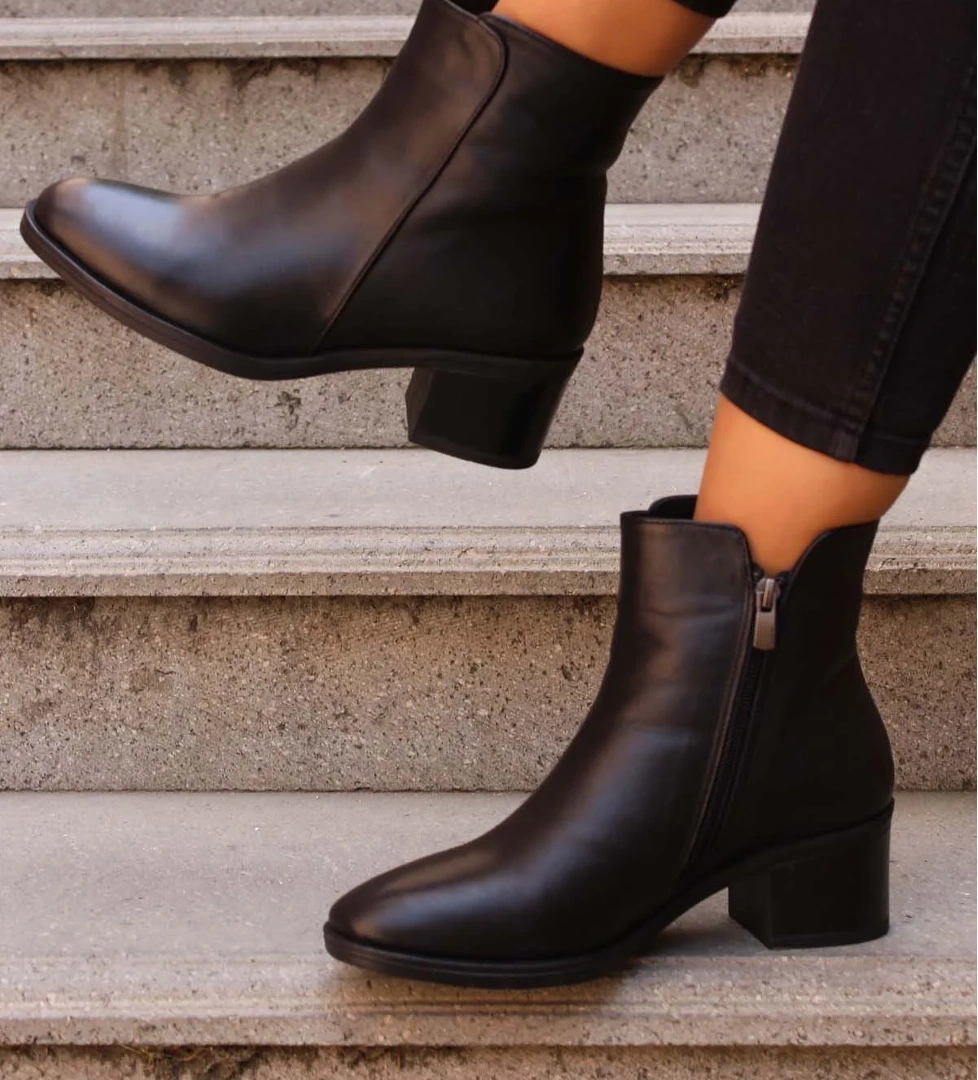 Fast Step Hakiki Deri Kürklü Kadın Klasik Bot 757KZA2655 model görseli