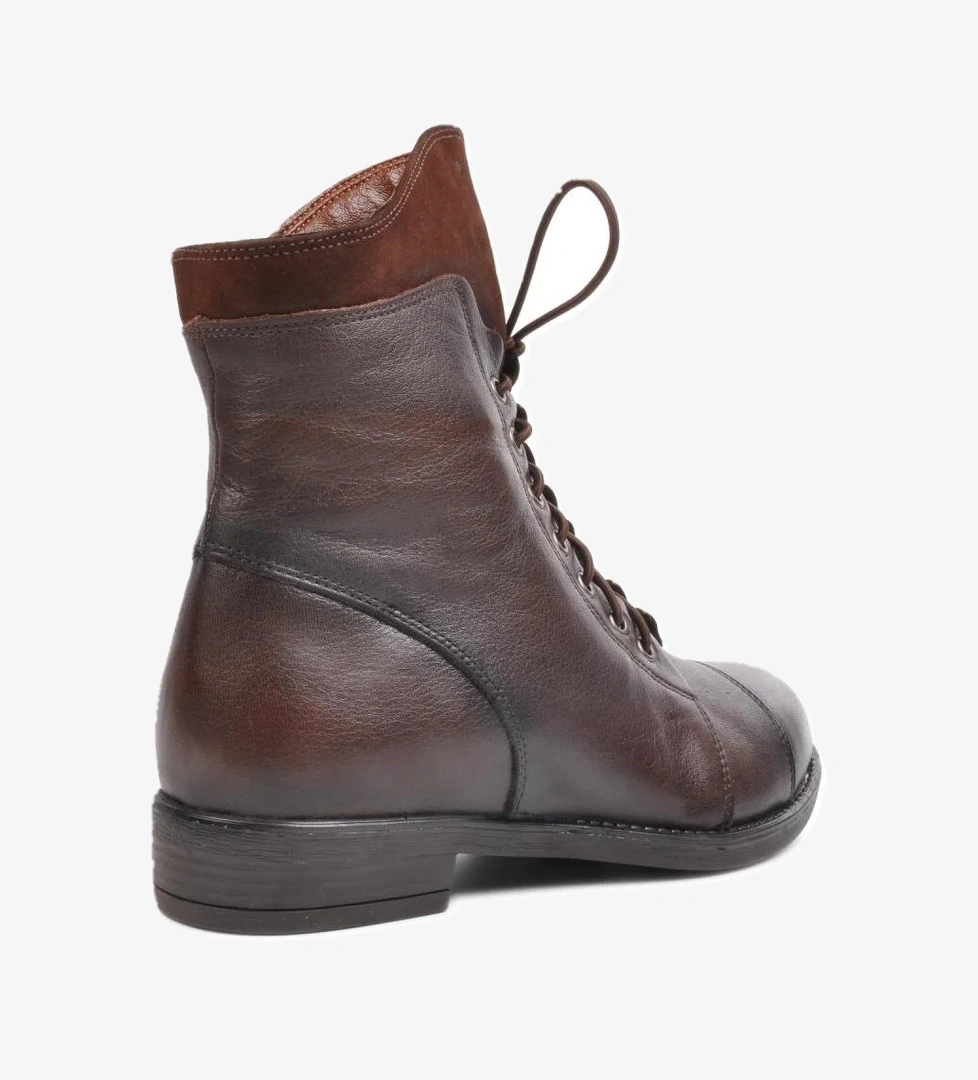 502 Kahve Hakiki Deri Fermuarlı Kadın Bot