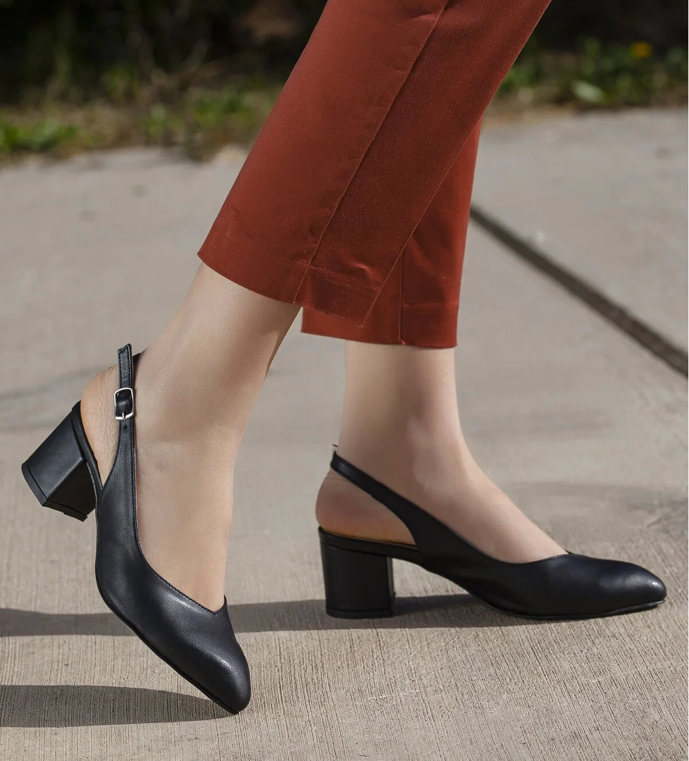 D725 Günlük Klasik Topuklu Kadın Ayakkabı_Siyah