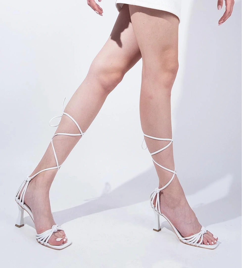 Beyaz Çok Bantlı Kadeh Topuk İpli Sandalet - Eliza