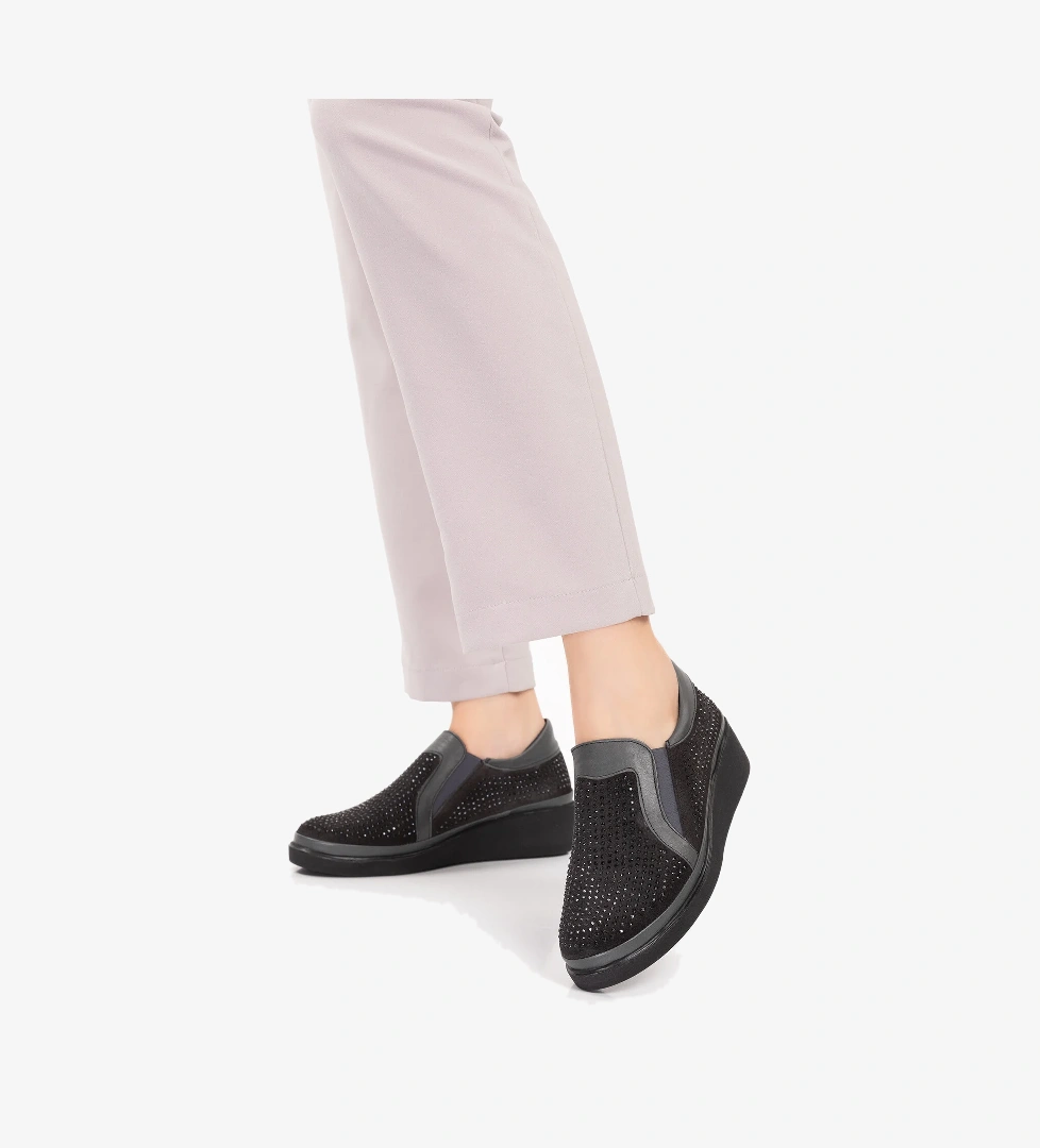 Gondol Hakiki Deri Anatomik Taban Taş Detaylı Ayakkabı gndl.19570