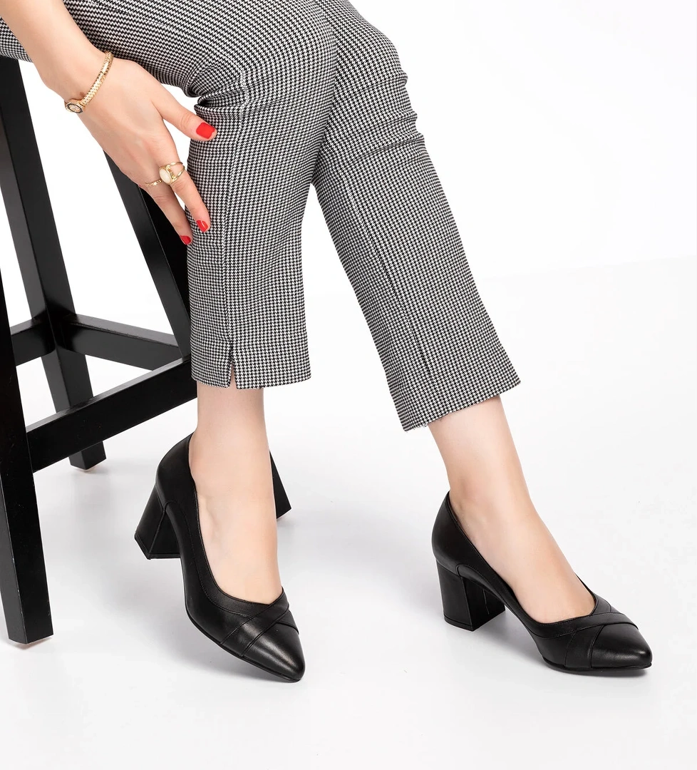 Gondol Kundura Gondol Kadın Hakiki Deri Rahat Klasik Topuklu Ayakkabı şhn.722