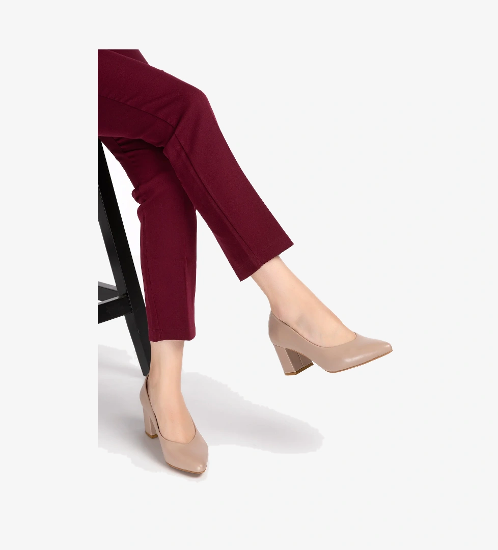 Gondol Kundura Gondol Kadın Hakiki Deri Klasik Topuklu Ayakkabı Şhn.1930 model görseli