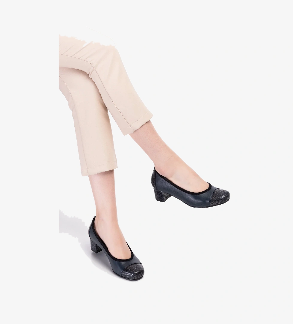 Gondol Kundura Gondol Kadın Hakiki Deri Rahat Günlük Topuklu Ayakkabı Şhn.875 model görseli