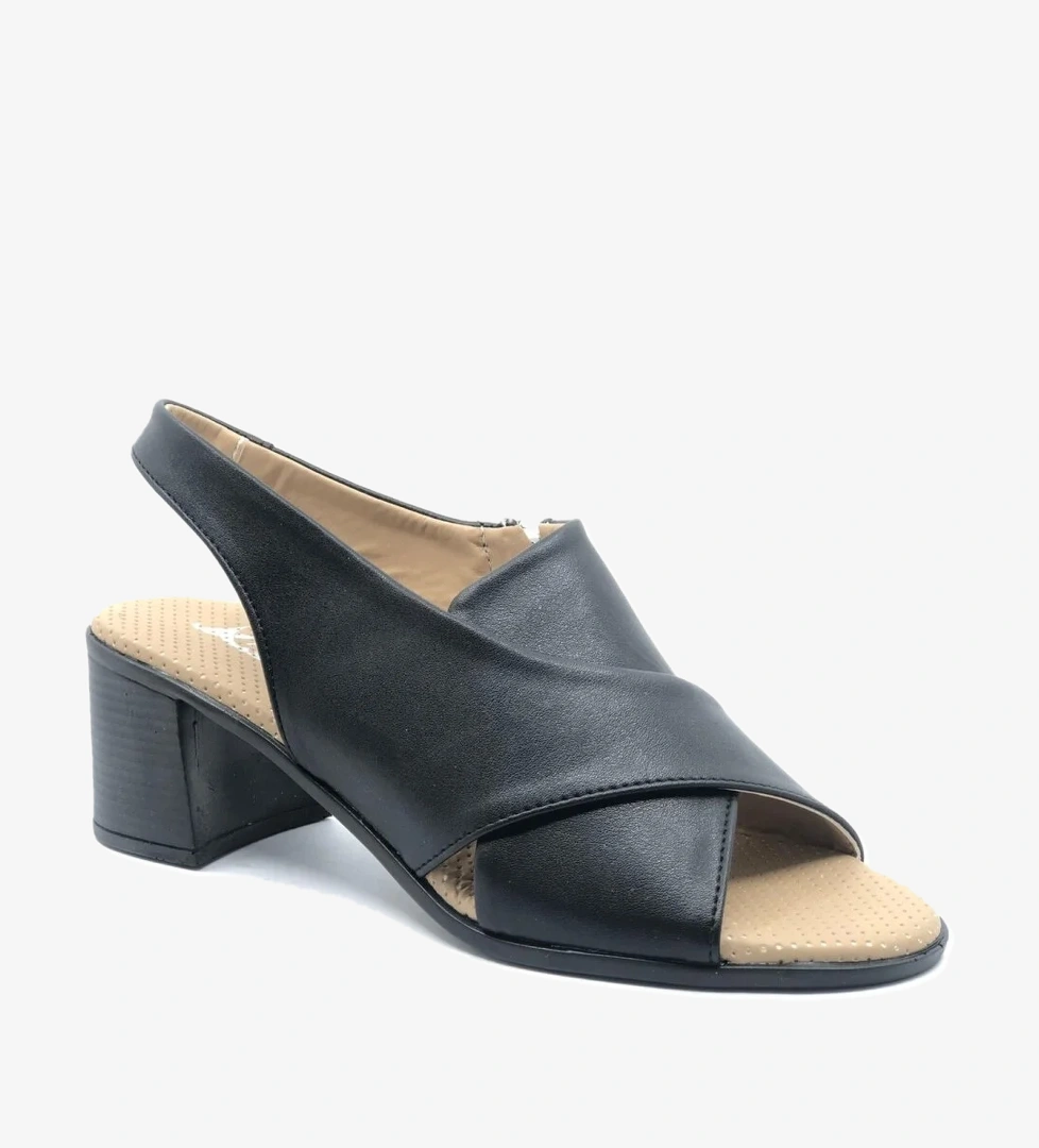 Ortapedik Kısa Topuklu Çapraz Bantlı Kadın Ayakkabı