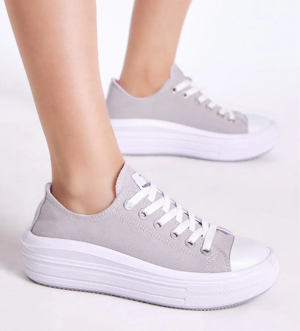 Kadın Gri Rahat Kalıp Kalın Tabanlı Spor Ayakkabı