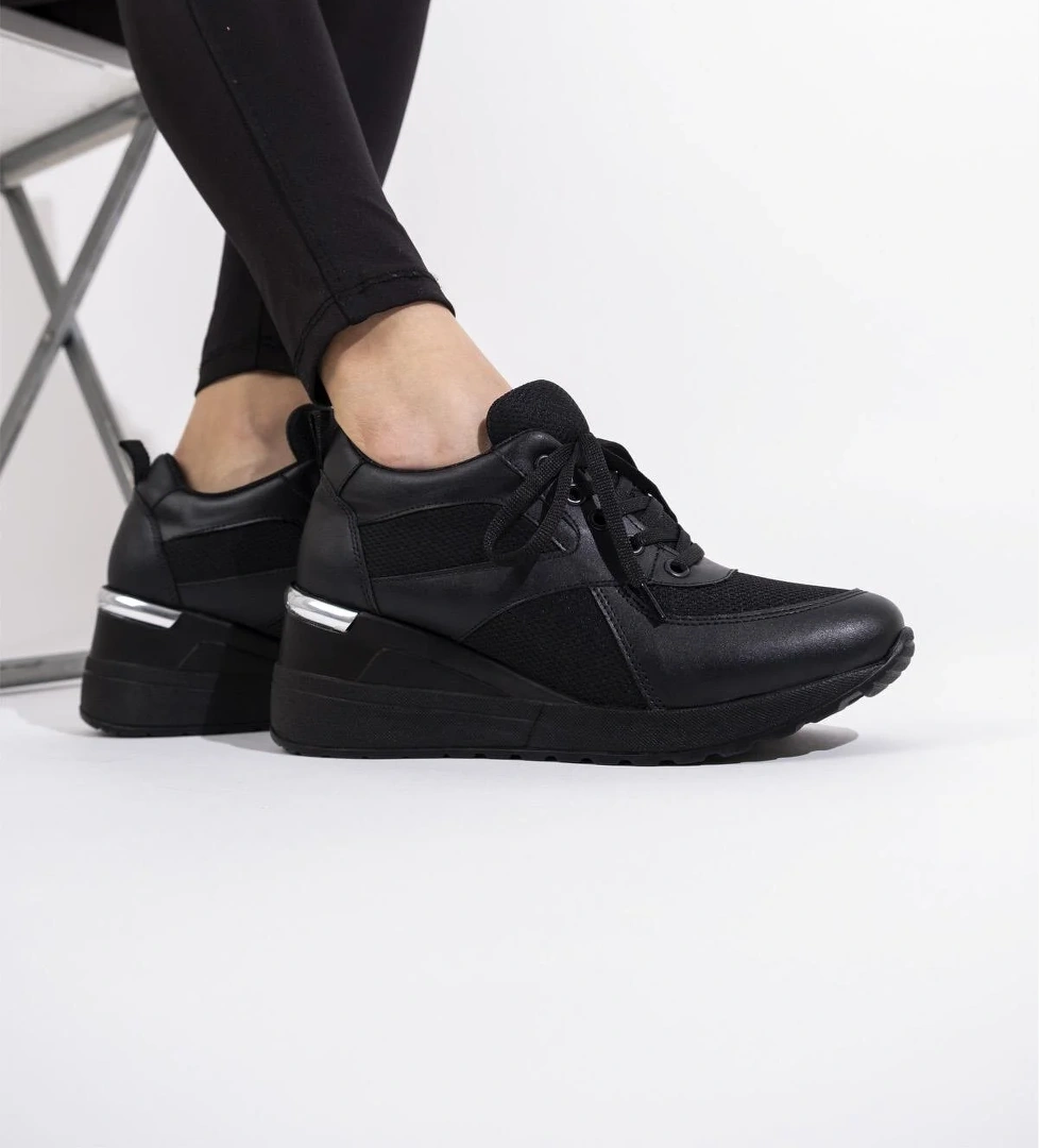 Siyah Fileli Dolgu Topuklu Sneaker Bağcıklı Spor Ayakkabı - Pily - Görsel 1