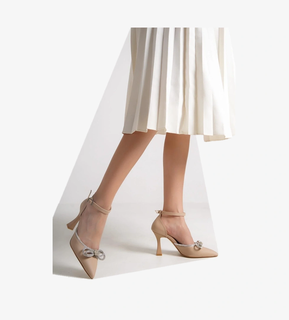 Ten Rengi Saten Fiyonk Taşlı Stiletto Kadeh Topuklu Ayakkabı - Darley