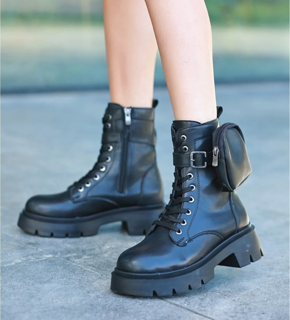 Kocamanlar Çantalı Kadın Postal Bot model görseli