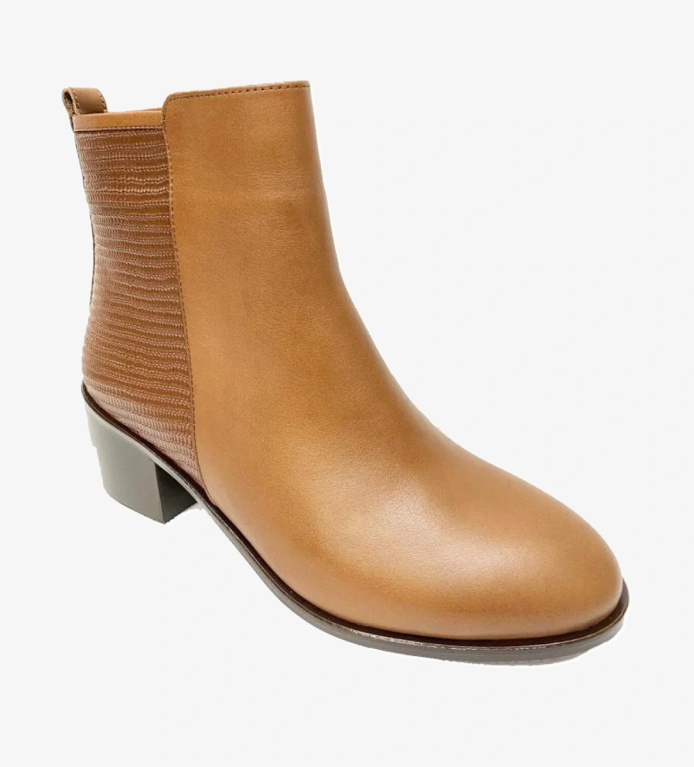 Fix 160 Hakiki Deri Anatomik Fashıon Kadın Bot model görseli