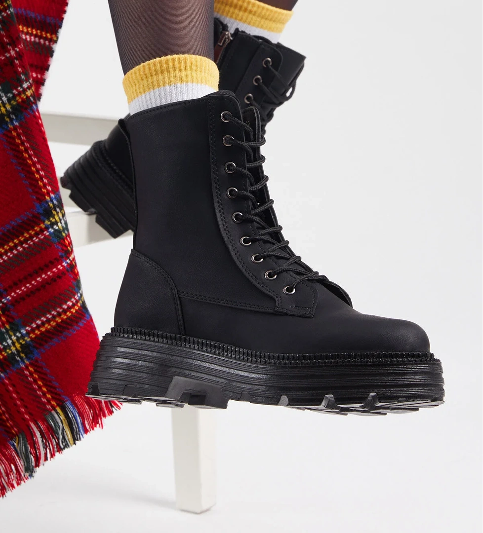 Kadın Siyah Cilt Poli Taban Rahat Kalıp Bağcıklı Bot