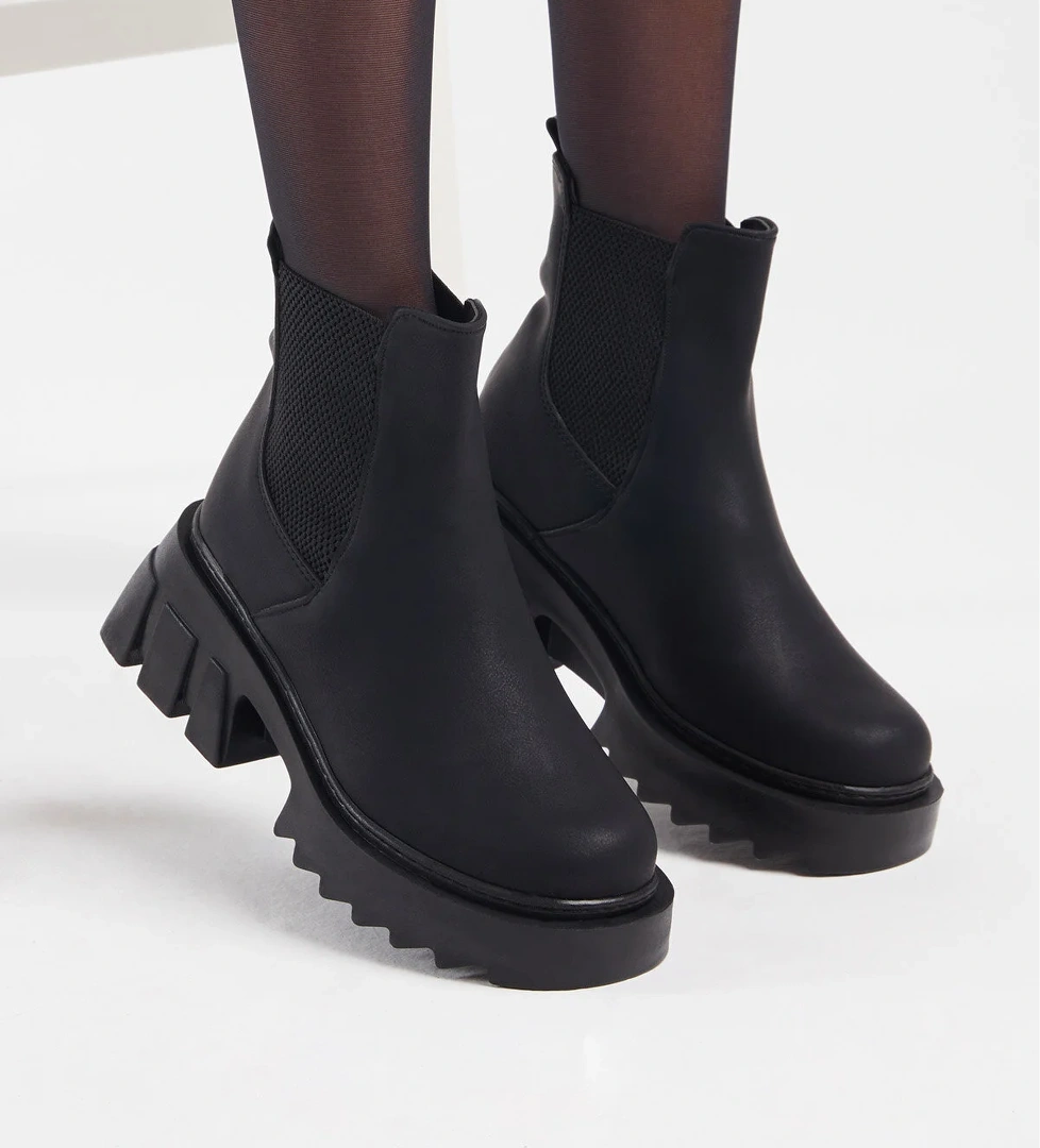 Kadın Siyah Cilt Lastikli Rahat Kalıp Bot