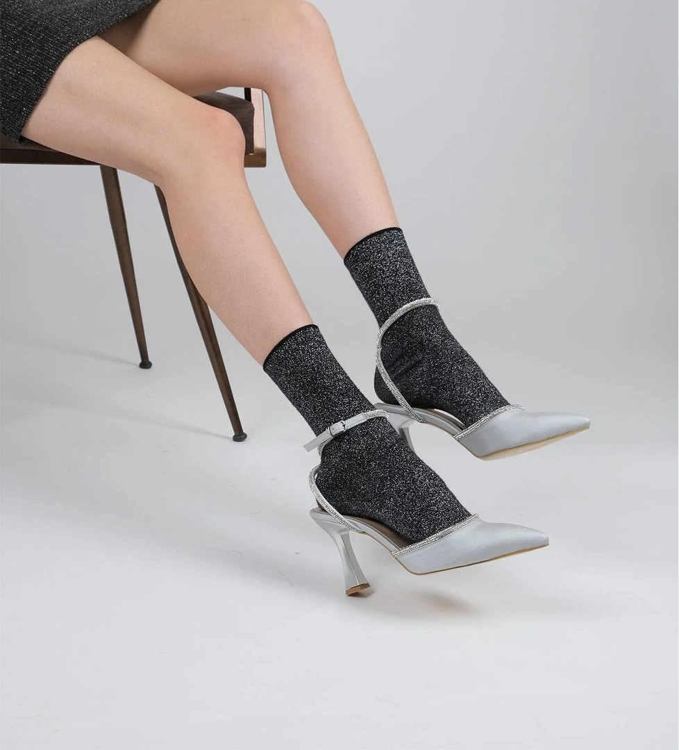Gümüş Saten Taşlı Stiletto Bilekten Bantlı Gri Topuklu Ayakkabı - Honey