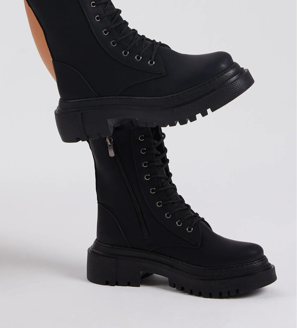 Kadın Siyah Süet Rahat Kalıp Kalın Taban Bağcıklı ve Fermuarlı Bot