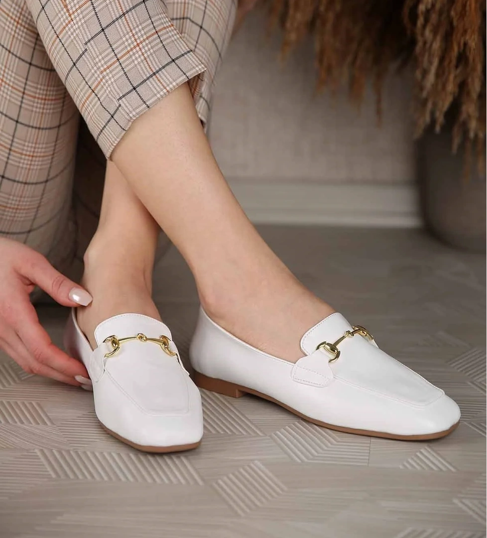 Kadın Tokalı Babet BEYAZ CİLT