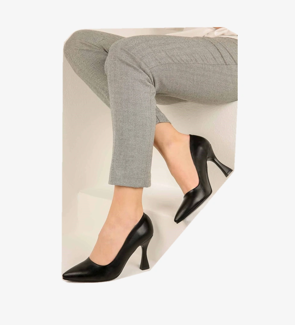 Sivri Burunlu Stiletto Ayakkabı SİYAH CİLT