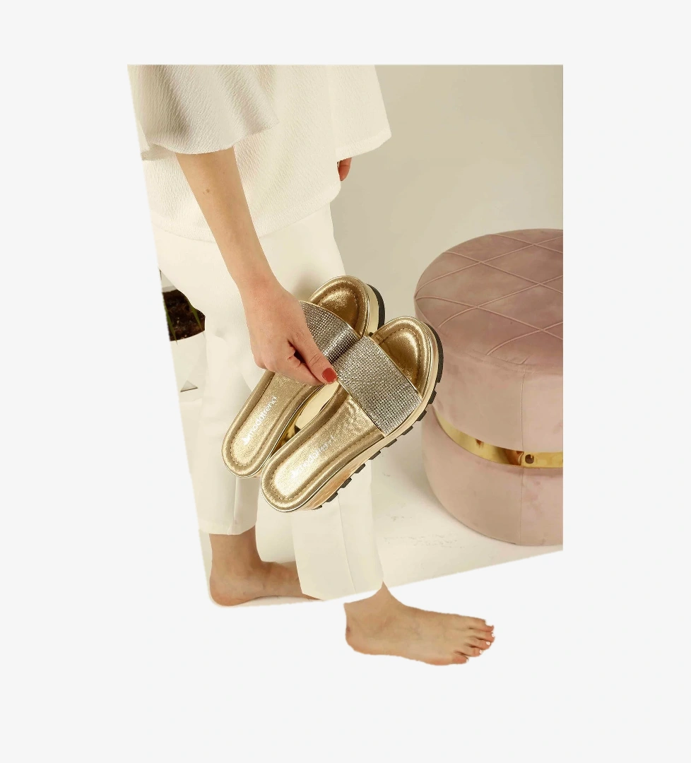 Kadın Dolgu Topuklu Taşlı Terlik ALTIN AYNA