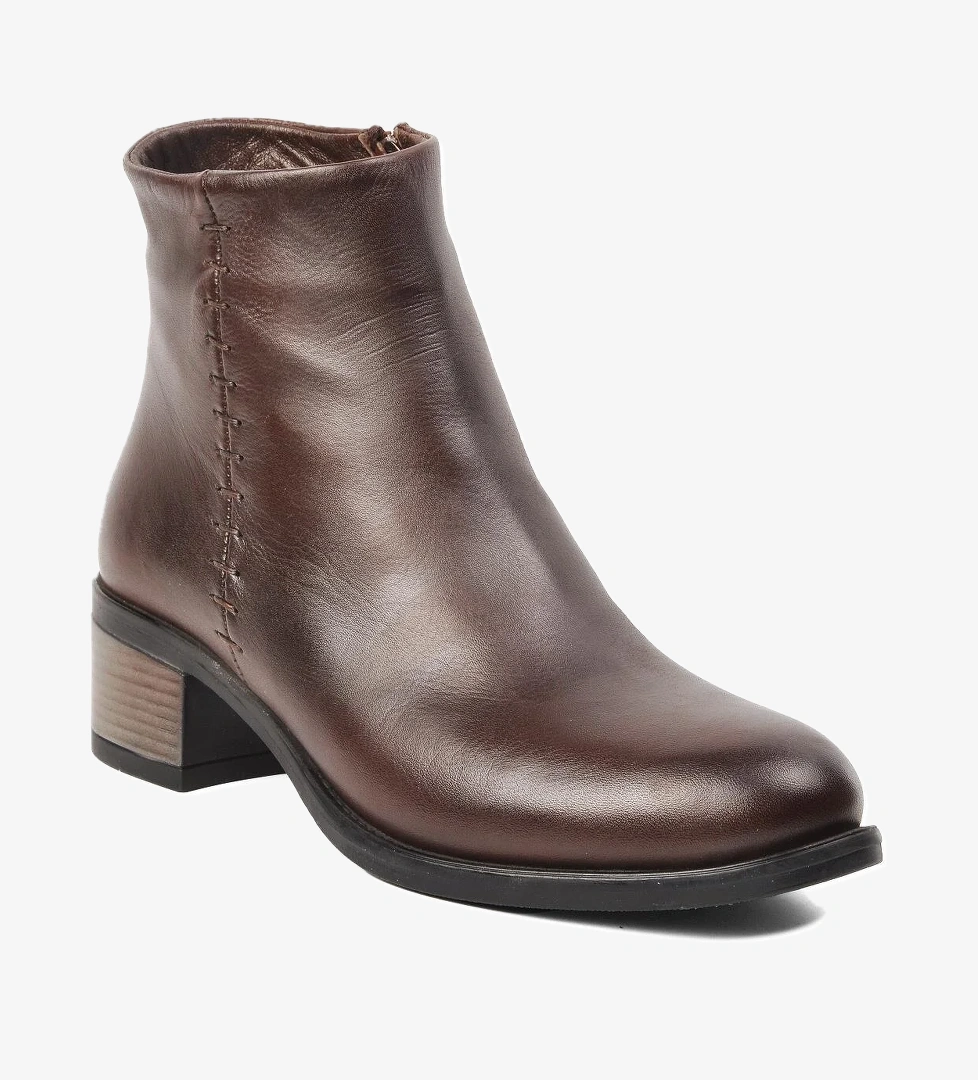 Voyager 8091 Kahve Hakiki Deri Fermuarlı Kadın Bot model görseli