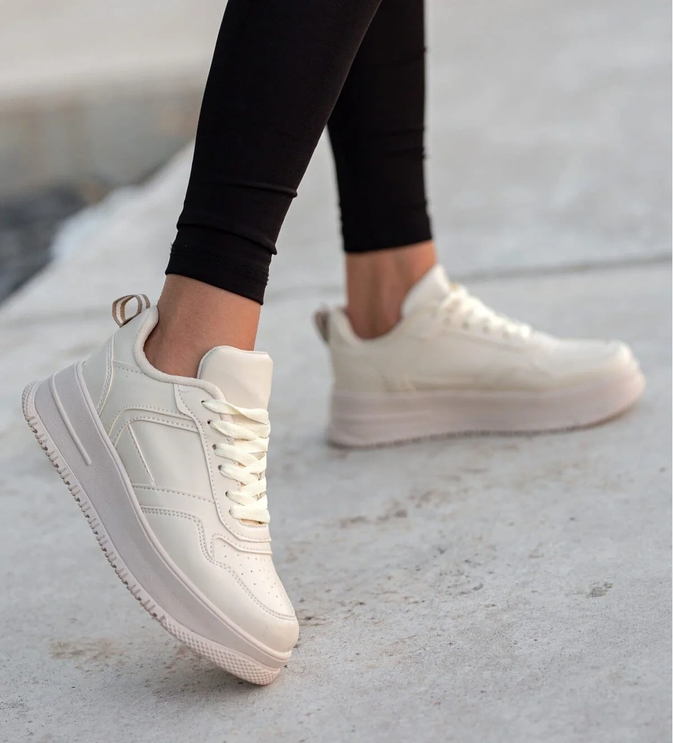 Ccway Bağcıklı Kadın Spor Ayakkabı Beyaz model görseli