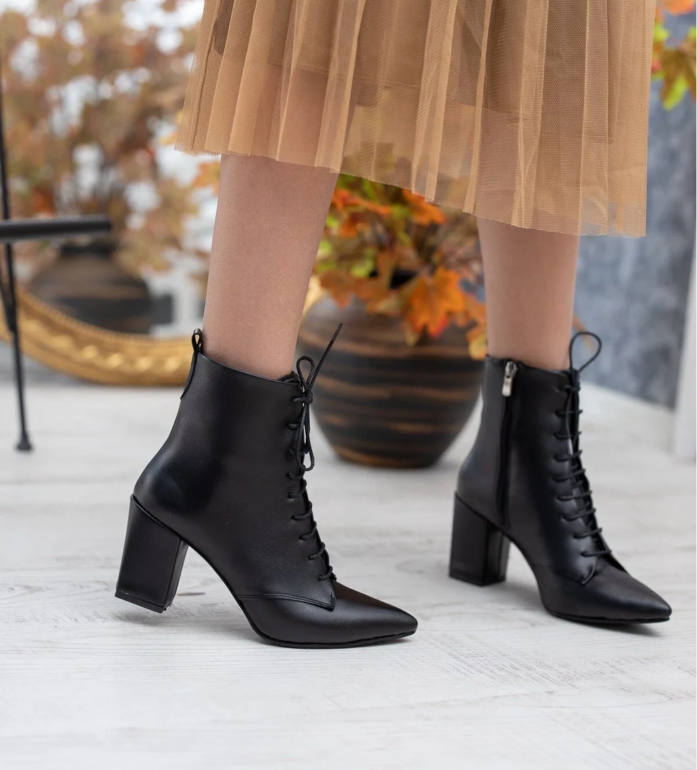 Eliz Siyah Sivri Burun Bağcıklı Günlük Kadın Bot