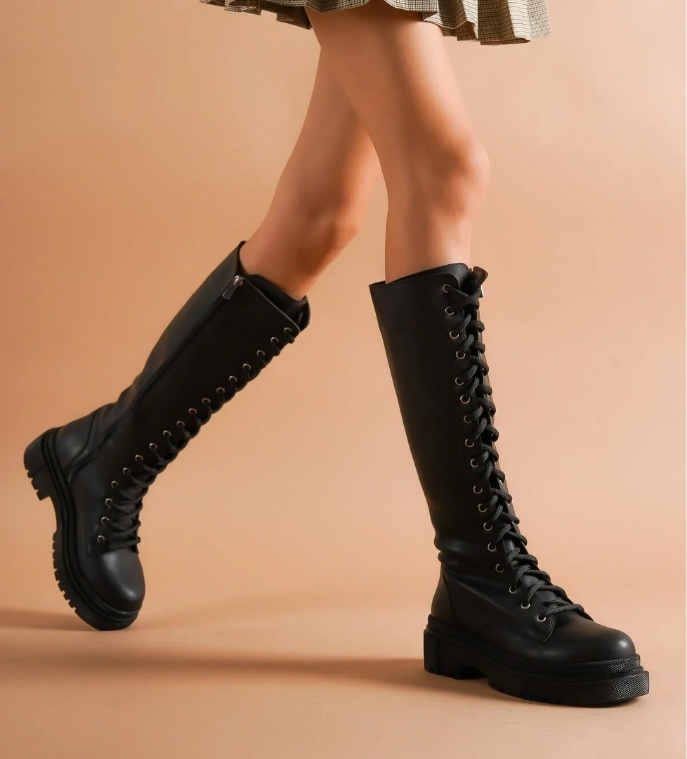 Bany Siyah Bağcıklı Yanı Fermuarlı Günlük Kadın Çizme