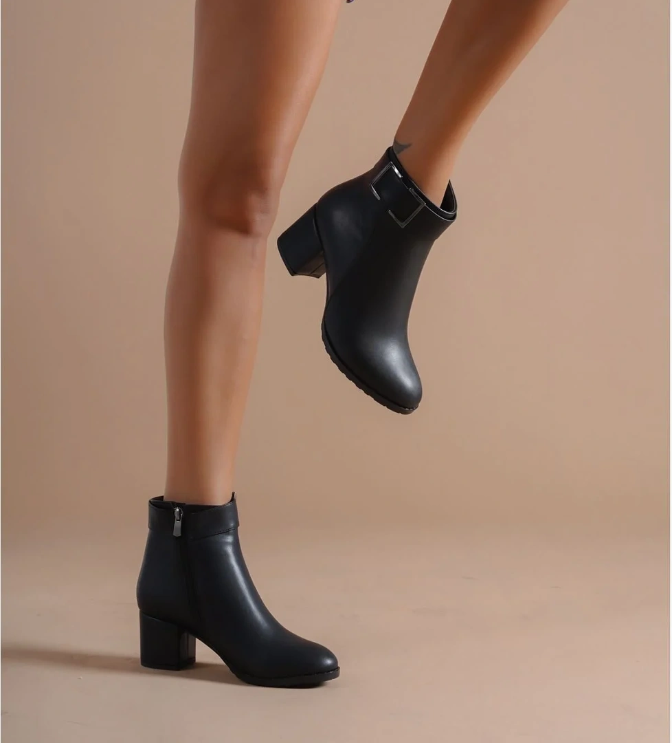 Tokalı Klasik Kadın Bot