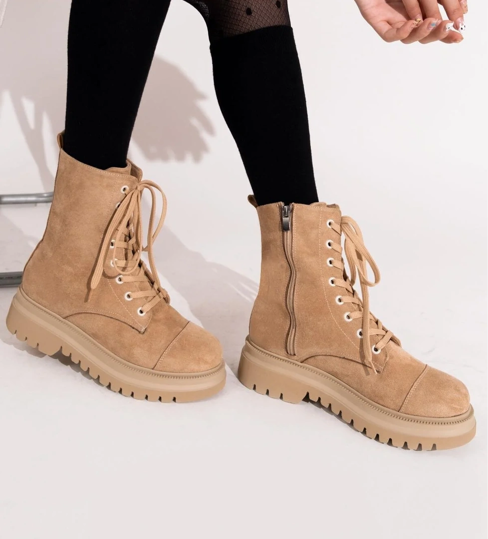 Modabuymuş Polle Ten Süet Bağcıklı Asker Postalı Günlük Hafif Kalın Taban Bot model görseli