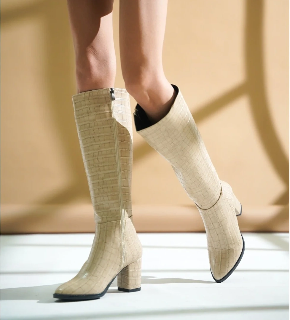 Kleo Bej Krokodil Deri Topuklu Yanı Fermuarlı Günlük Kullanım Çizme - Görsel 1
