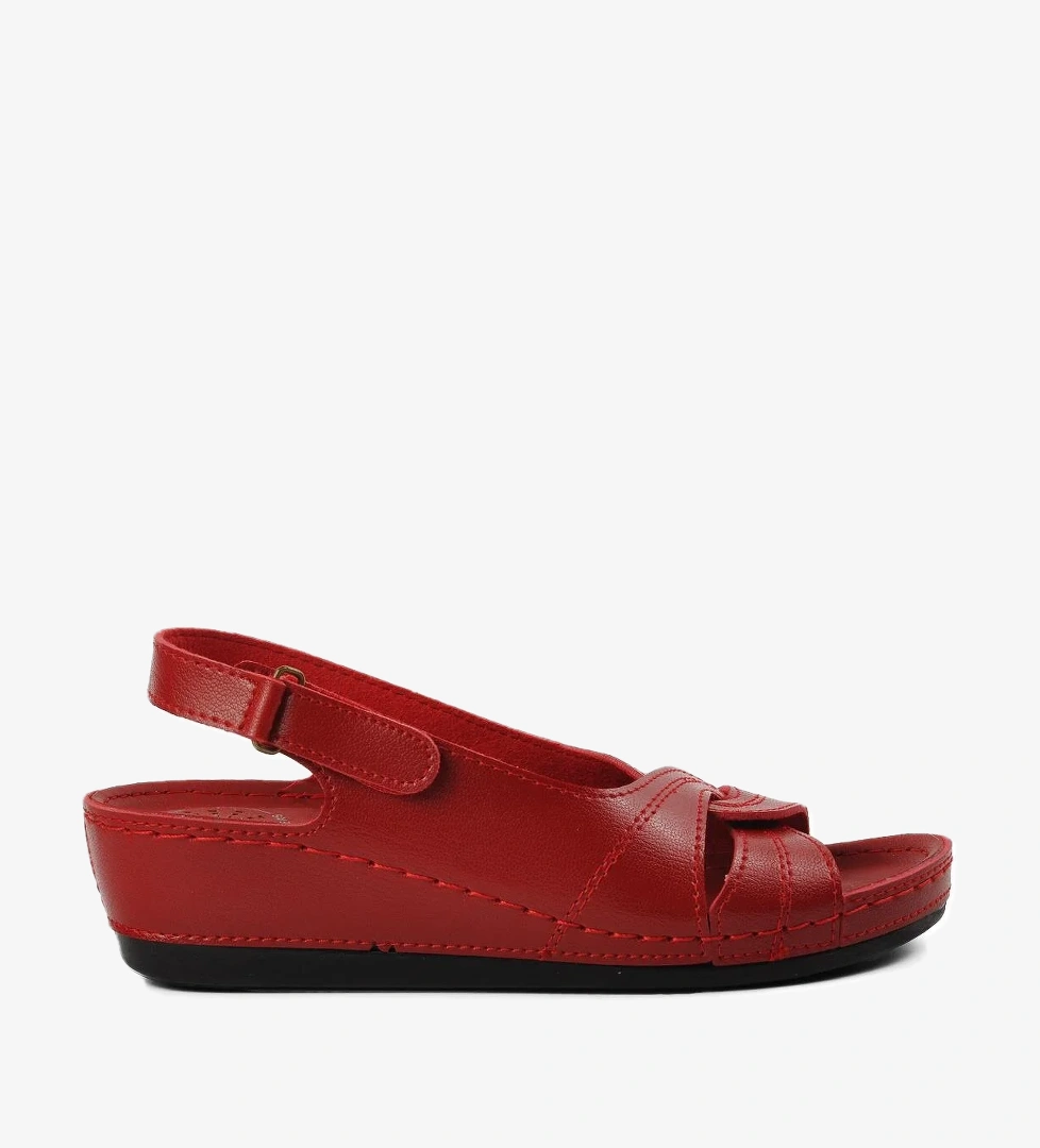 15.027 Kırmızı Kadın Dolgu Topuk Sandalet
