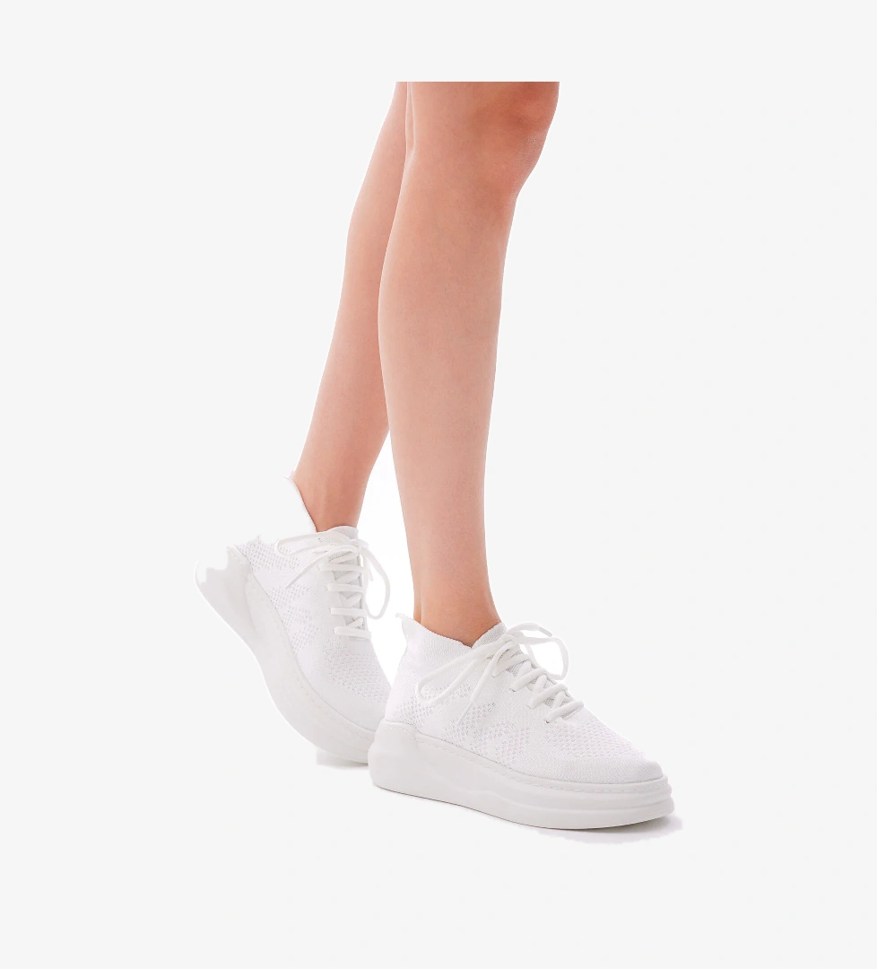 Tonny Black Kadın Beyaz Rahat Kalıp Bağcıklı Sneaker model görseli