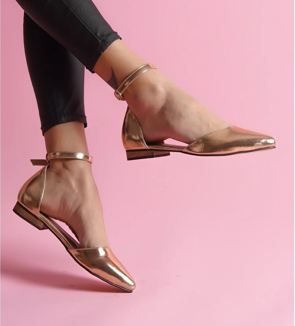 Misty Gold Bilekten Bantlı Sivri Burun Günlük Babet