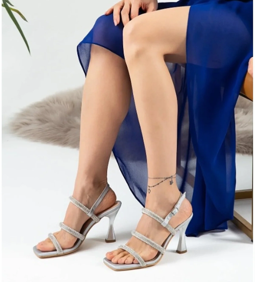 Feles Üç Şerit Taş Biyeli Topuklu Kadın Abiye Ayakkabı model görseli