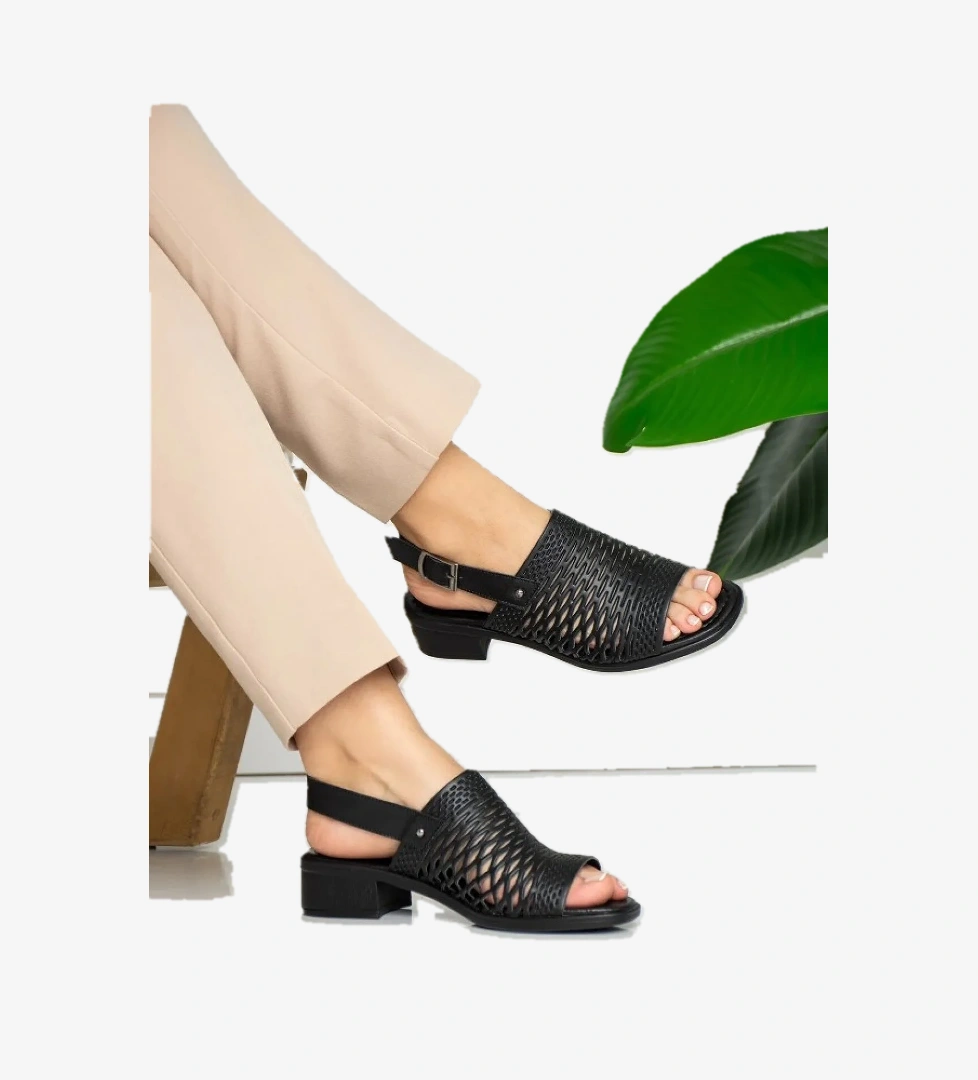 Ortapedik Lazer Detaylı Kadın Sandalet Ayakkabı - Görsel 1